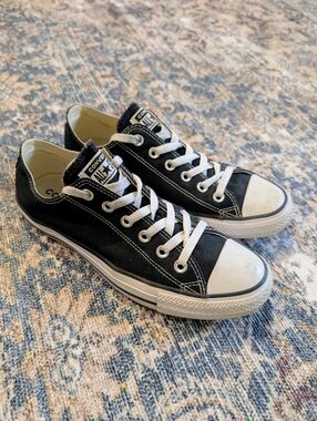 Converse Classic Chuck Taylors Black and White Low Top Sneakers Size 9